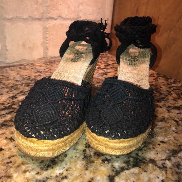 Tribeca by Kenneth Cole Wrap Espadrilles - Picture 2 of 7